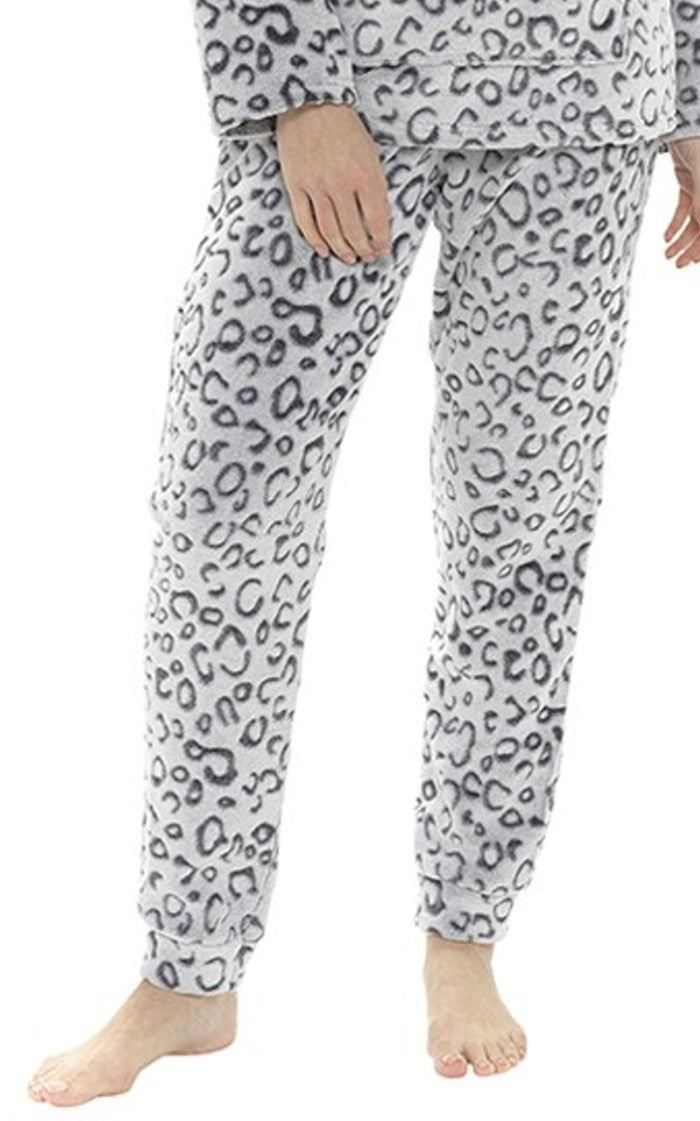 Ladies Leopard Print Fleece Hooded Twosie Pyjama Set In Grey Or Pink